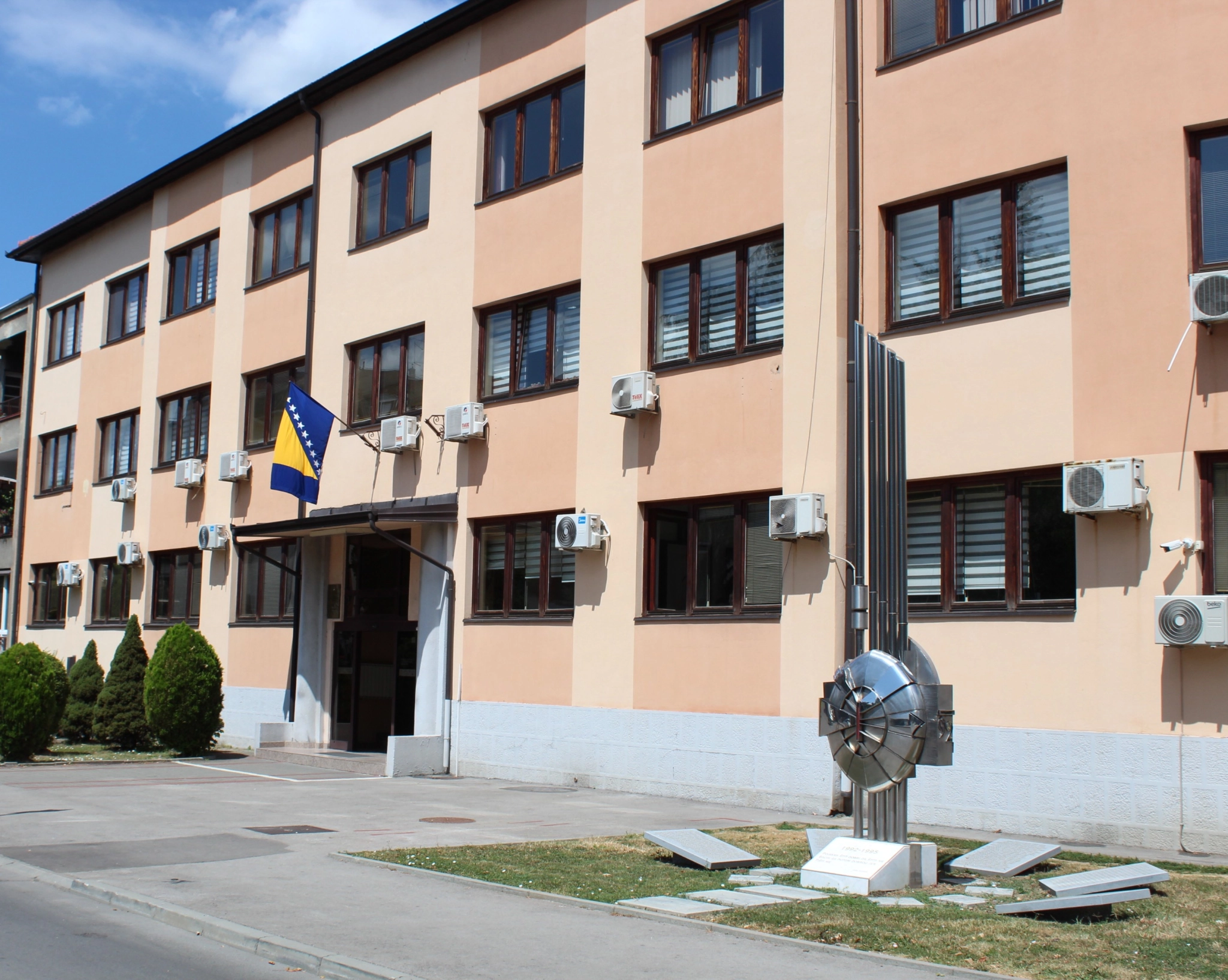 Javni oglas za prijem namještenika u radni odnos na neodređeno vrijeme