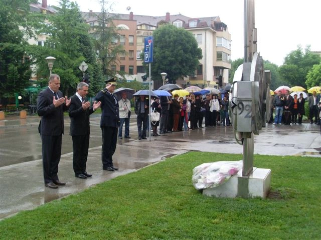 02-polaganje-cvijeca-small