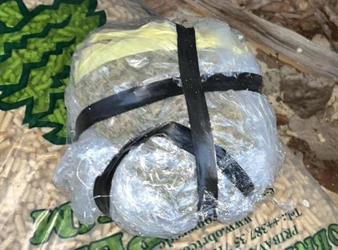 Uprava policije MUP TK - Nakon pretresa u Gračanici oduzeta opojna droga, slobode lišeno jedno lice