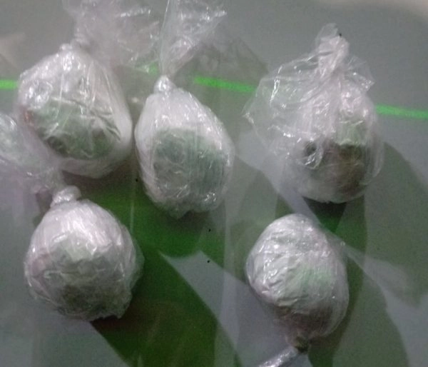 Uprava policije MUP TK - Jedna osoba uhapšena, oduzet BMW X5 i opojna droga