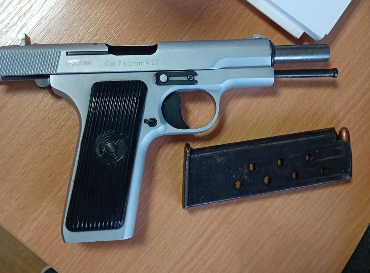 SKP MUP TK - Izvršen pretres lica, oduzeto vatreno oružje
