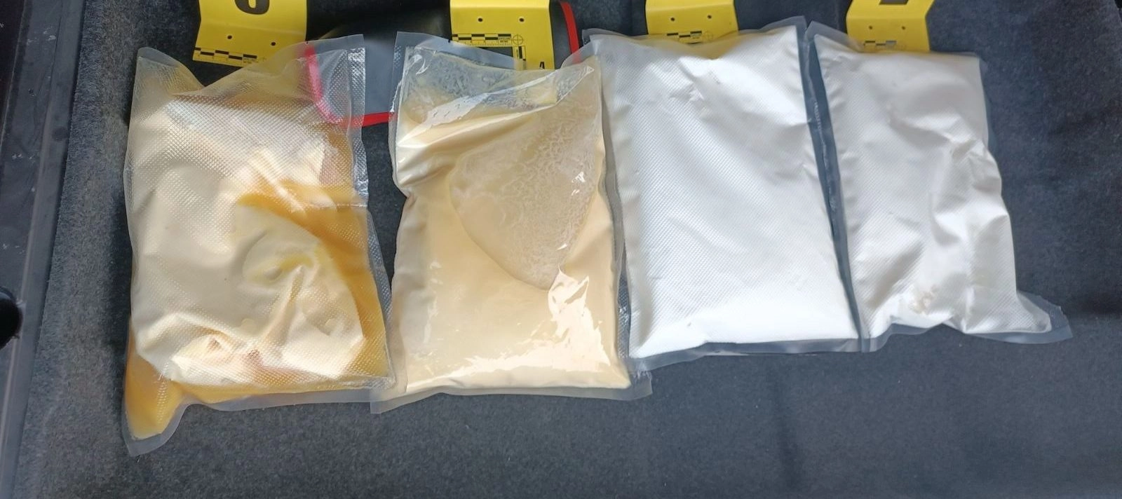 Uprava policije MUP TK - U pretresu vozila pronađeno 3,85 kg Amfetamina, jednom licu oduzeta sloboda